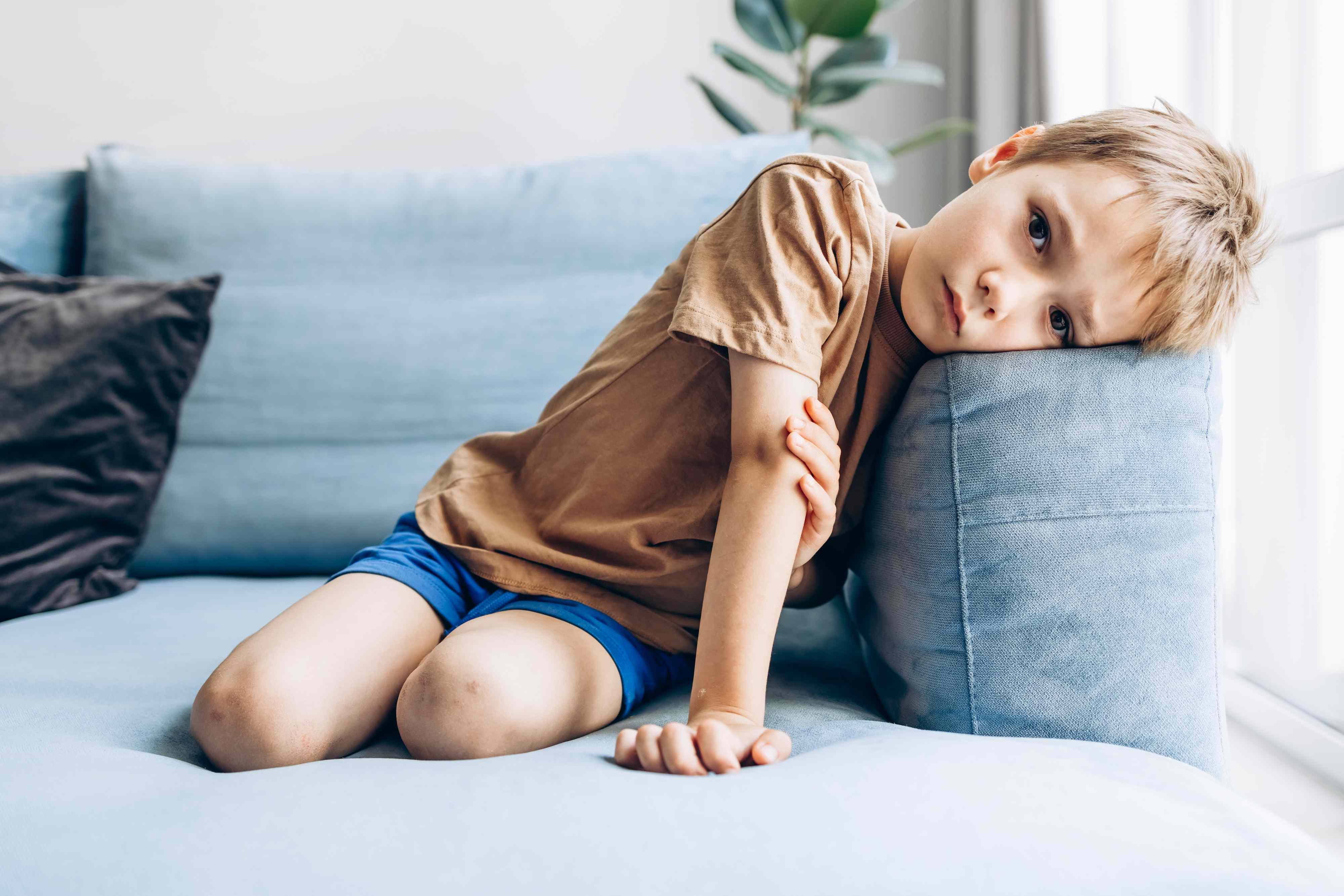 Avoidant attachment explained—signs, causes, and what it means for kids