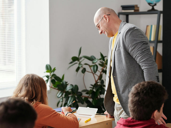 11 moments that show a teacher’s compassion and empathy go far beyond ...
