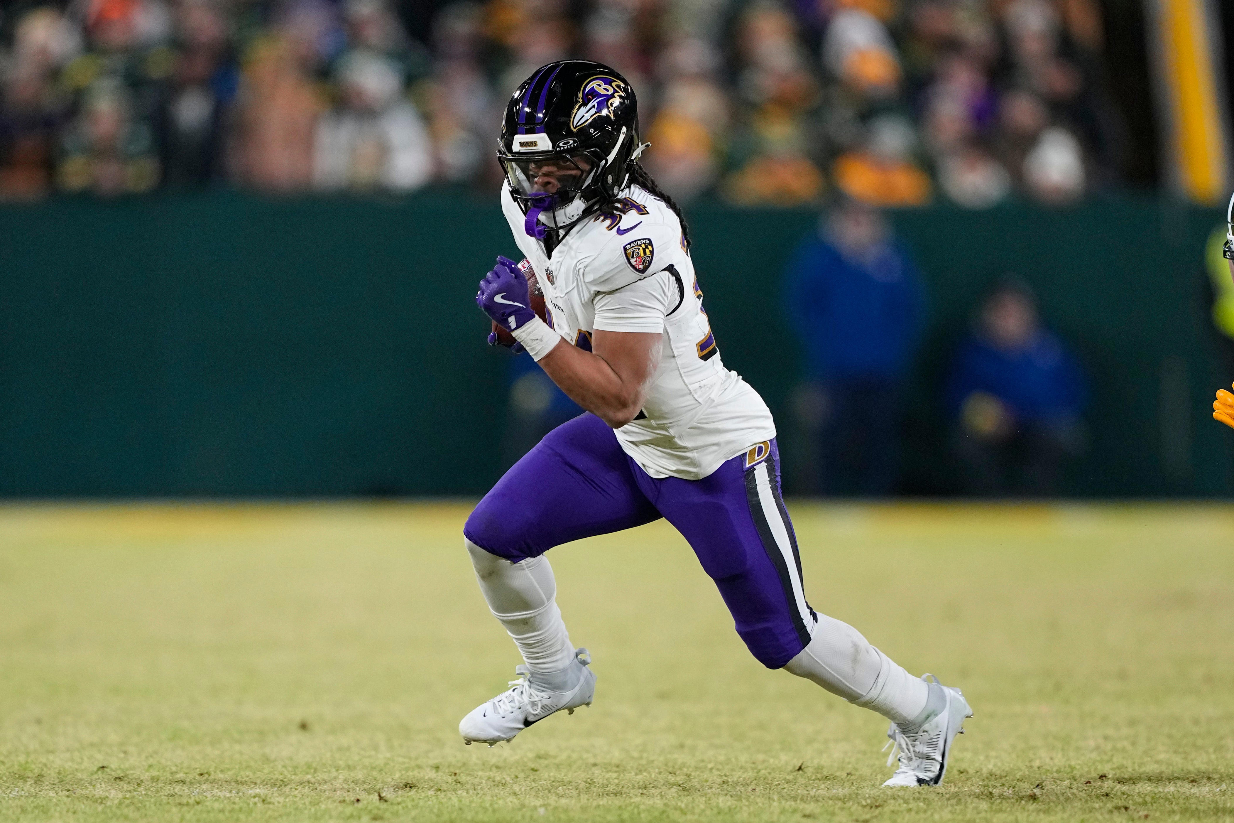 Chargers free agency: LA signs RB Keaton Mitchell