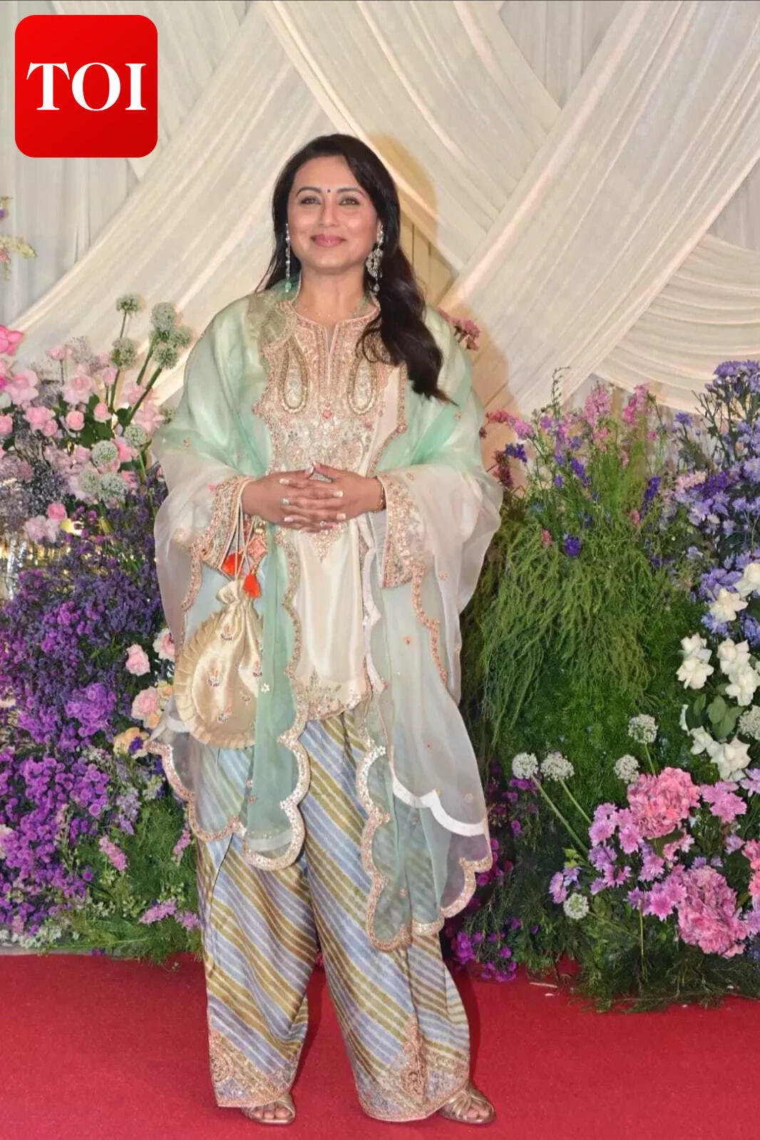 Salman Khan, Aamir Khan, Rekha attend Sooraj Barjatya’s daughter Eesha ...