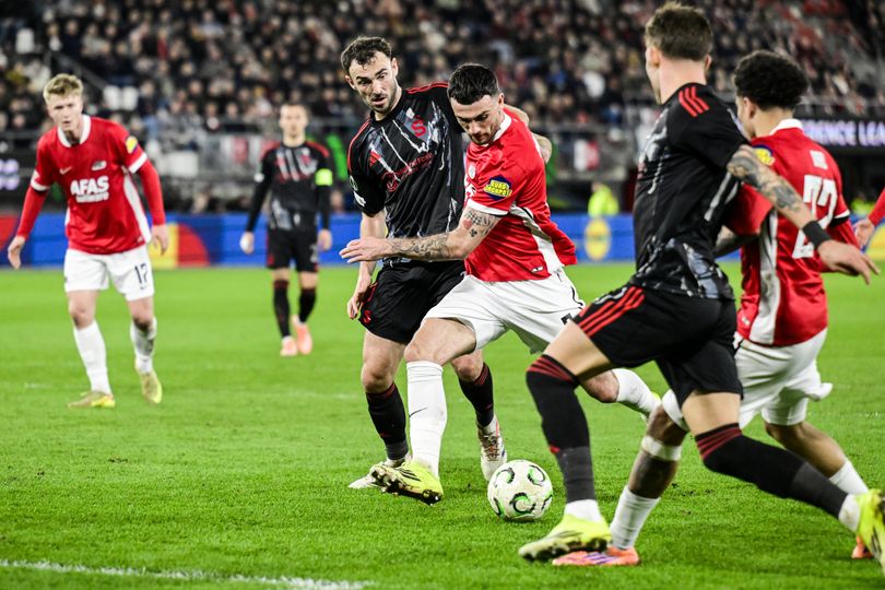 Watch as Troy Parrott scores a screamer against Czech opponents while ...