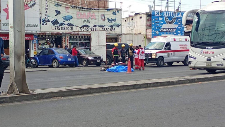 Joven motociclista muere al ser embestida por un camión; chofer se da a ...