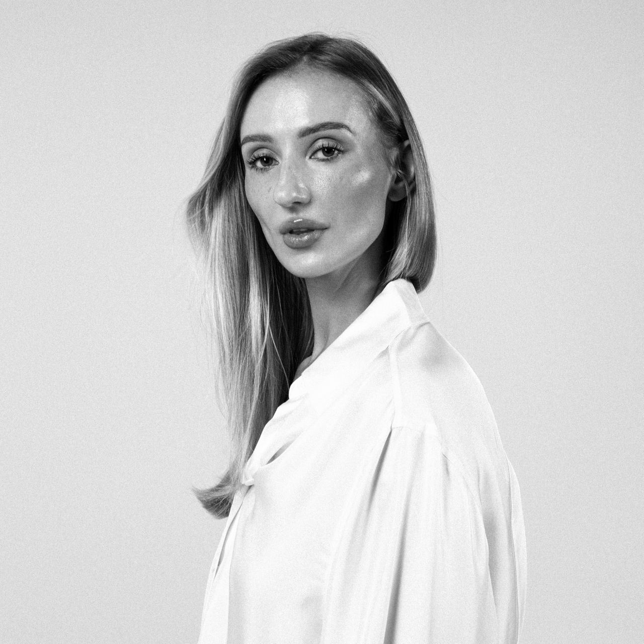 I'm a skincare founder—this 5-step IYKYK routine gives me dewy, filter ...