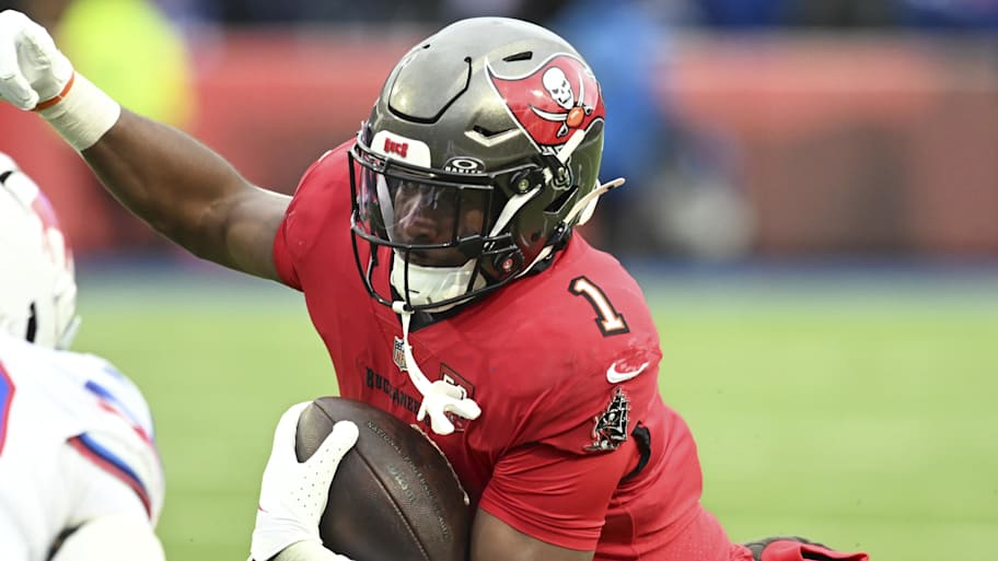 Former Buccaneers running back signs with Commanders