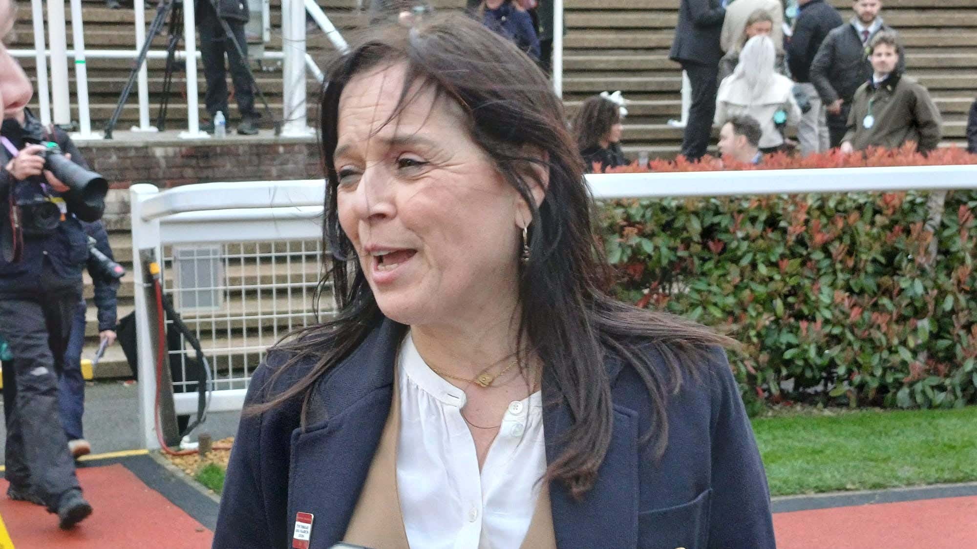 Cath Williams claims first festival winner with Ask Brewster