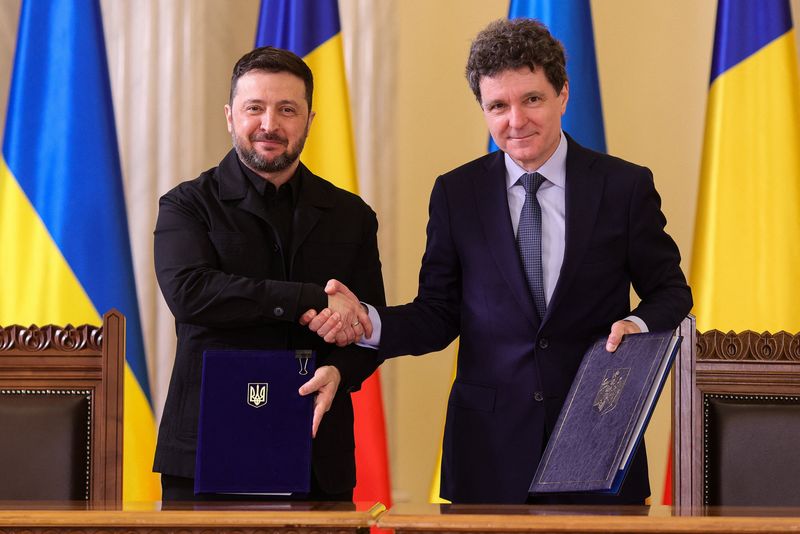 Romania signs deal with Ukraine on joint defence production including ...