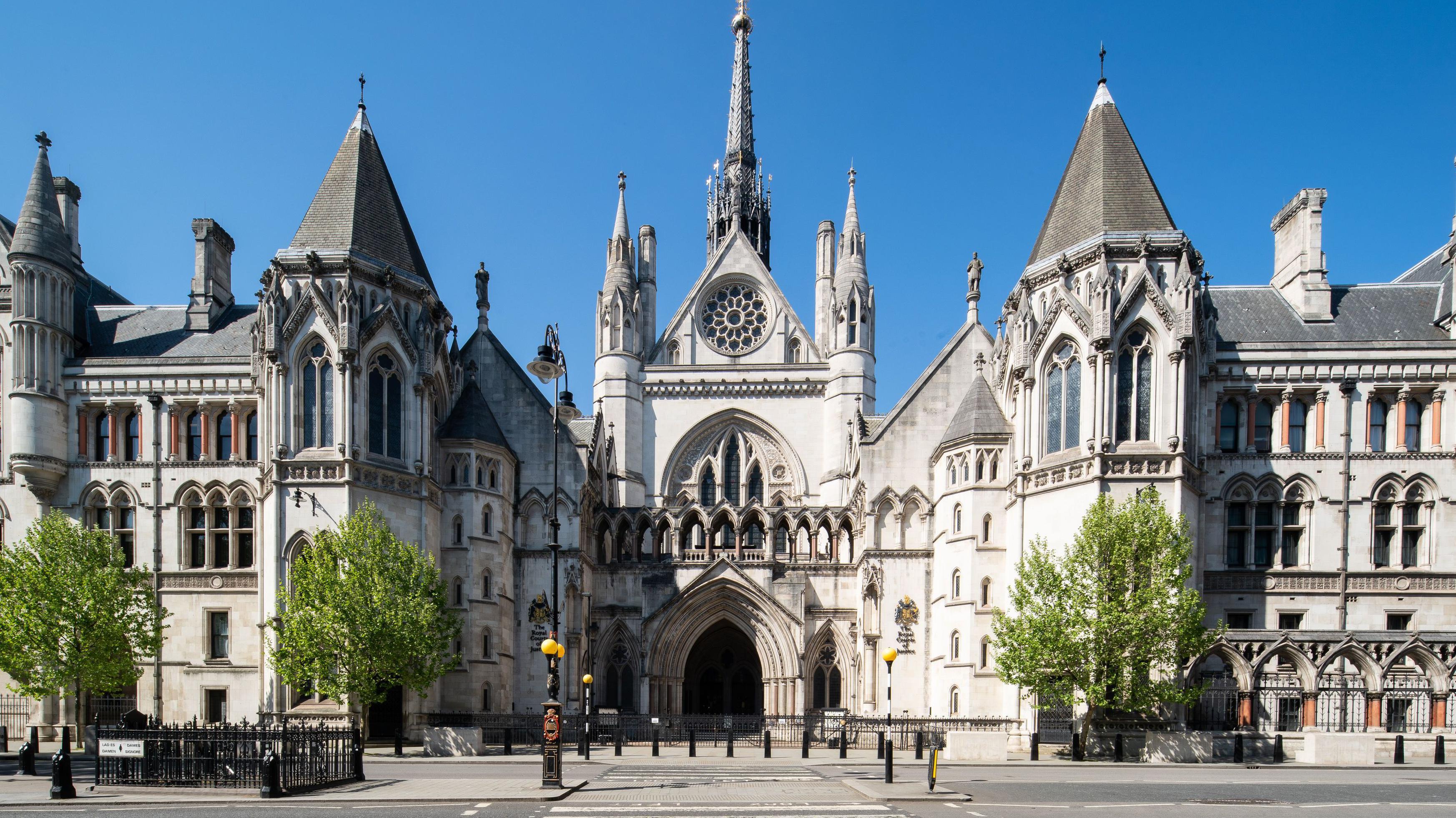 High Court: Witness coached via smart glasses while giving evidence