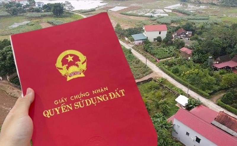 Trường hợp phát hiện sổ đỏ được cấp không đúng người sử dụng đất phải được cơ quan có thẩm quyền xem xét, xử lý theo quy định pháp luật. Ảnh: Phan Anh