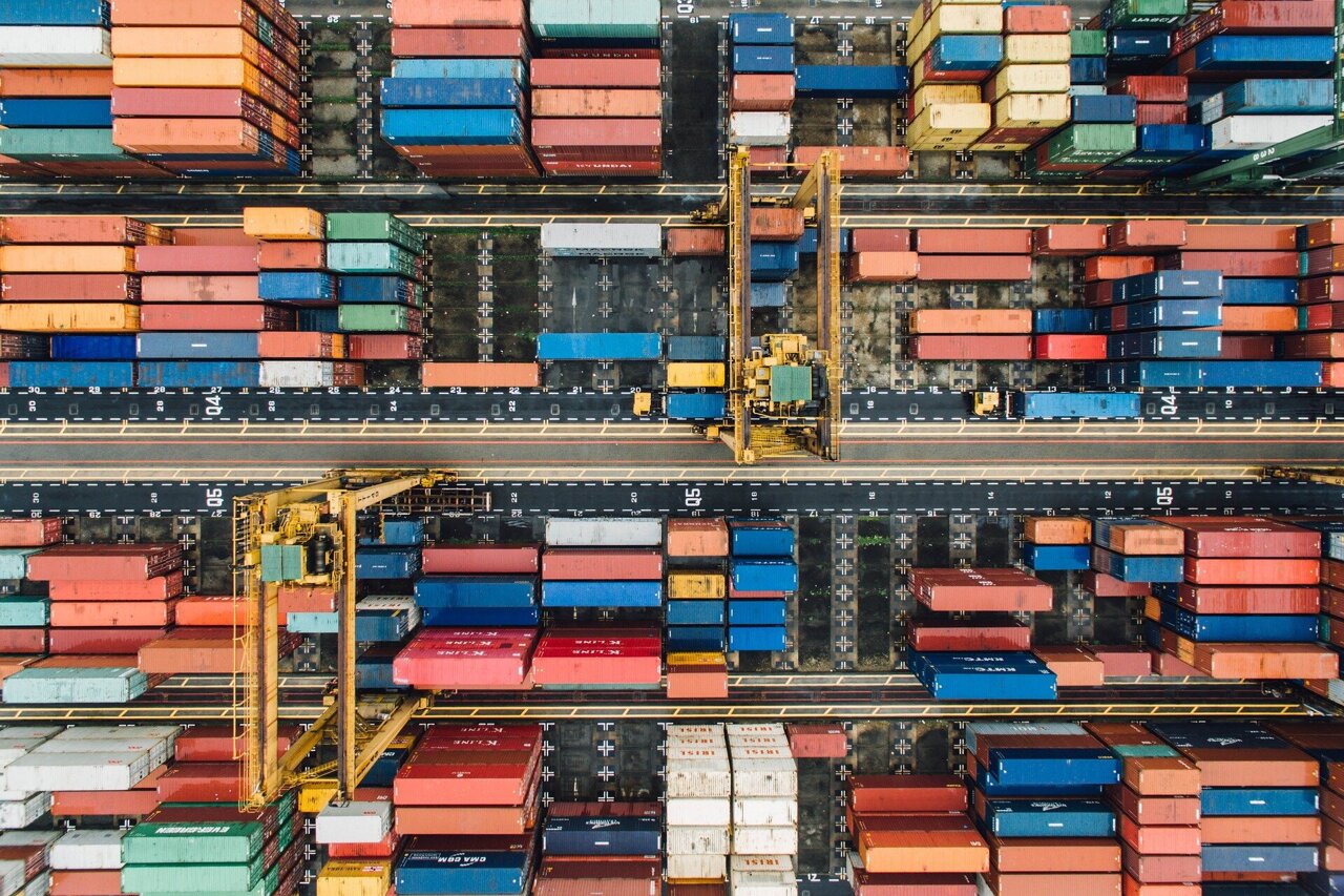 Seeing global trade through the lens of physics