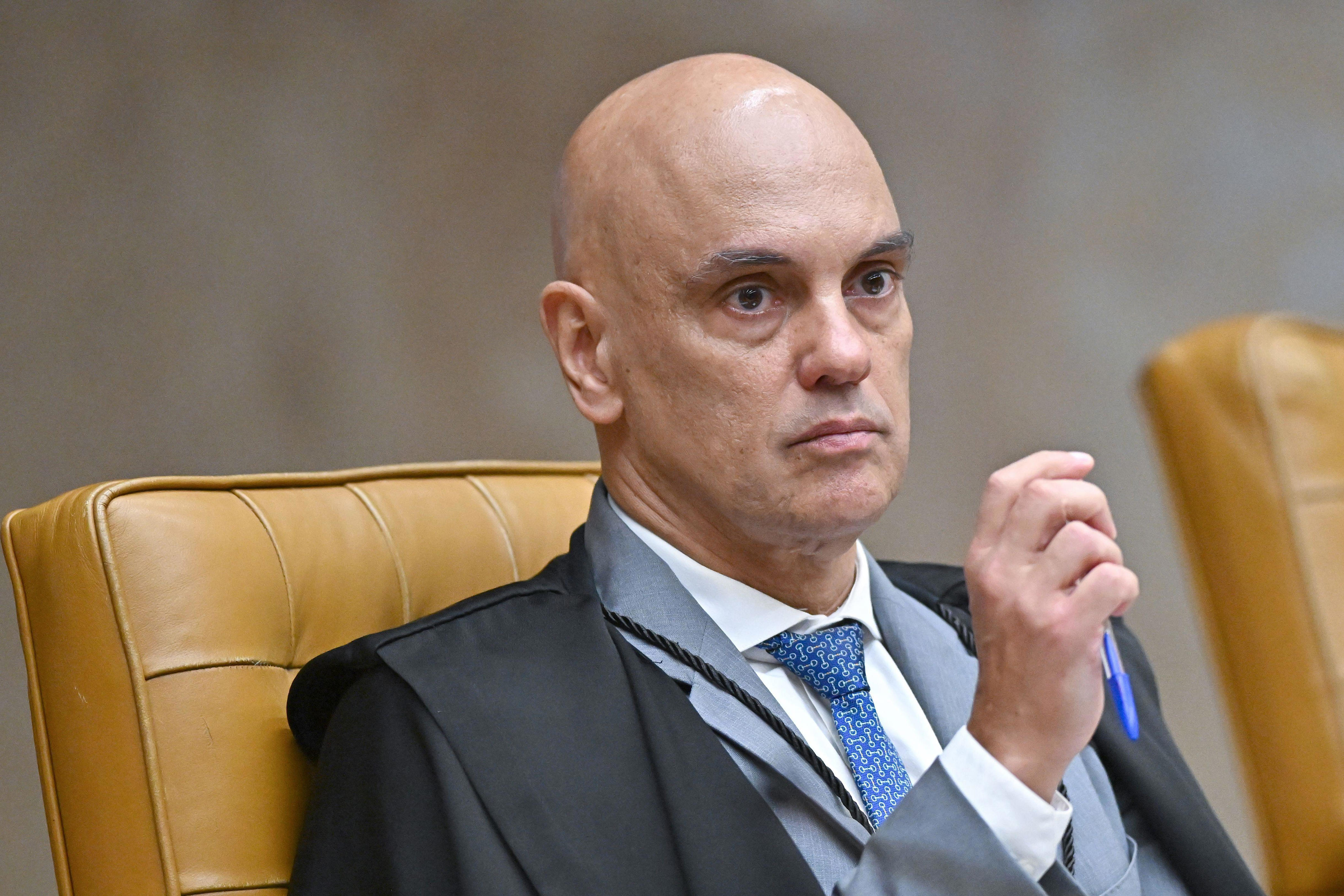 Moraes mudou decisão sobre visita de assessor a Bolsonaro após posicionamento do Itamaraty