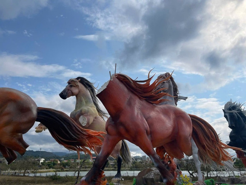 Công an điều tra cụm linh vật ở Quảng Trị bị mất đầu, mất chân