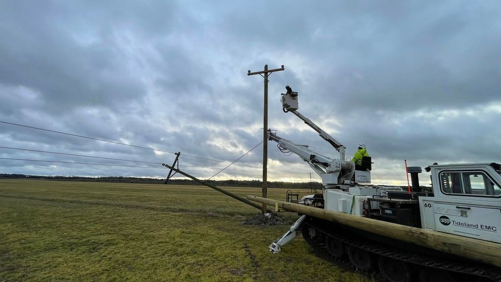 Crews respond to widespread power outages and road closures across ENC