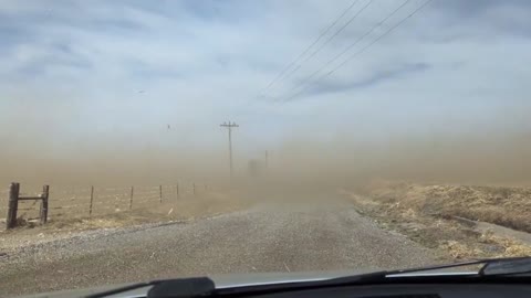 US: Powerful winds whip up dust, reducing visibility in Wyoming