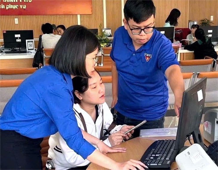 Sức trẻ tháng 3 rồi còn gì nữa?