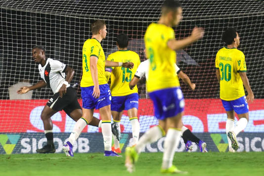 Vasco venceu o Palmeiras em S&atilde;o Janu&aacute;rio, pelo Brasileir&atilde;o. Foto: Pedro Kirilos/Estad&atilde;o