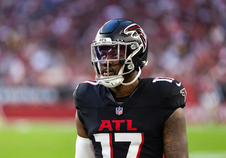 Eagles to sign former Falcons LB Arnold Ebiketie to 1-year deal