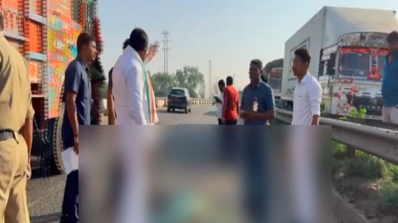 Telangana: Two students on way to exam killed in truck accident