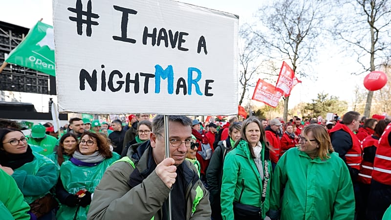 Decenas de miles protestan contra las reformas de austeridad en Bruselas