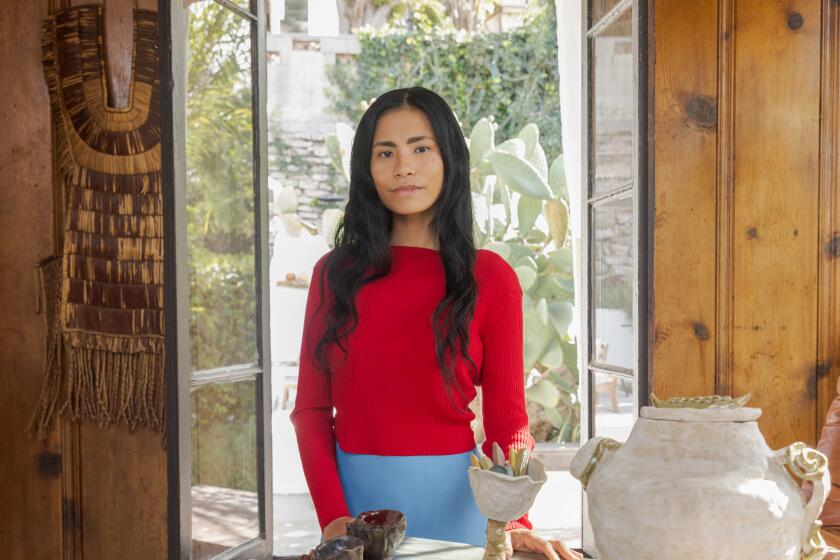 Remember the art of window displays? This one will keep you lingering ...