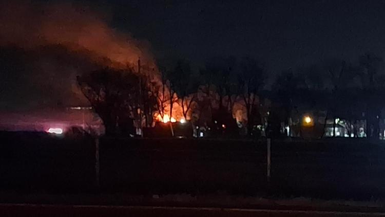 Early morning fire rips through 2 mobile homes in Lancaster County