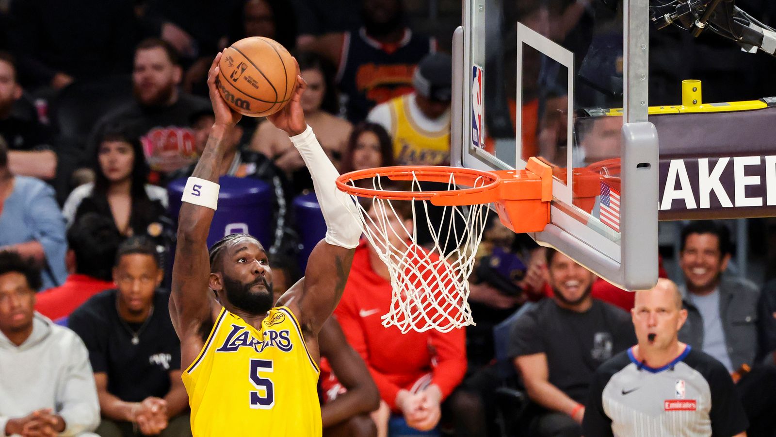 Top images as Lakers slash Bulls | Luka Dončić scores 51 points