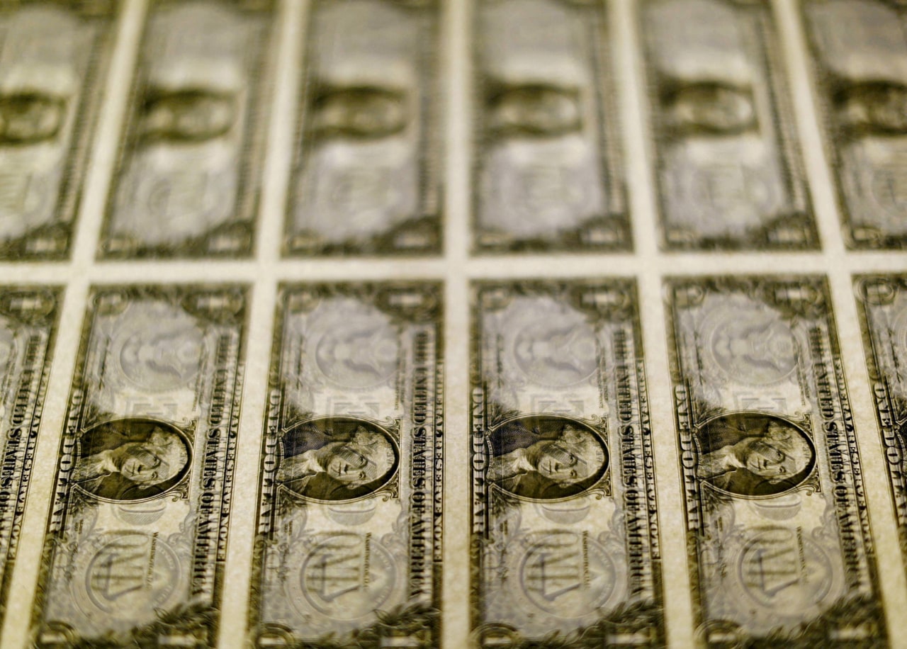 Dollar extends gains as Iran conflict shows no signs of abating