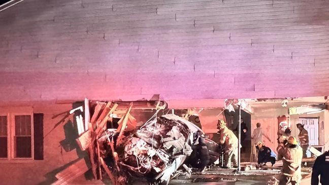 2 injured after car crashes into living room of Germantown home