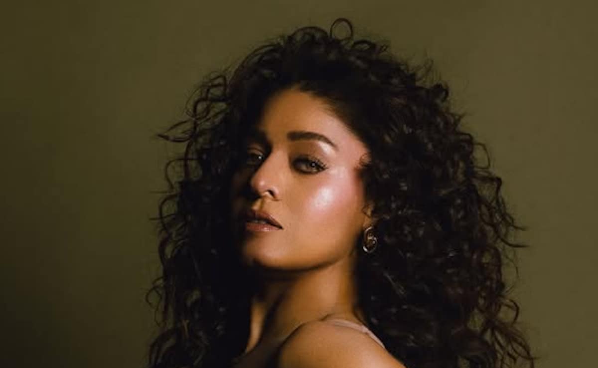 Days after Sunidhi Chauhan's emotional viral video, singer postpones ...