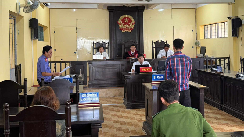 Xuống tay chém 2 người vì bị đòi 100.000 đồng tiền cá