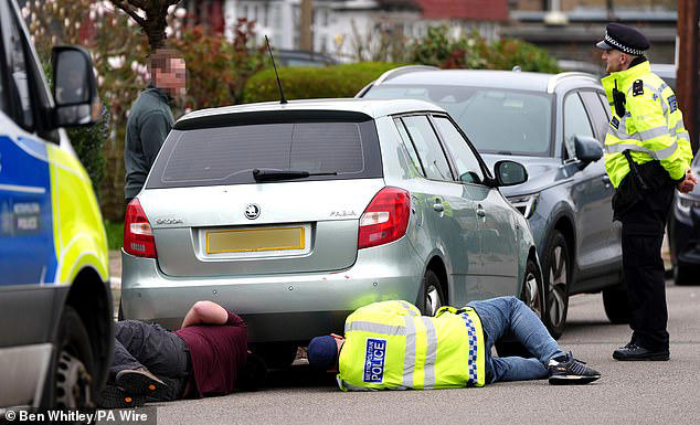 Anti-terror police are given more time to quiz trio over 'Iranian spy ...