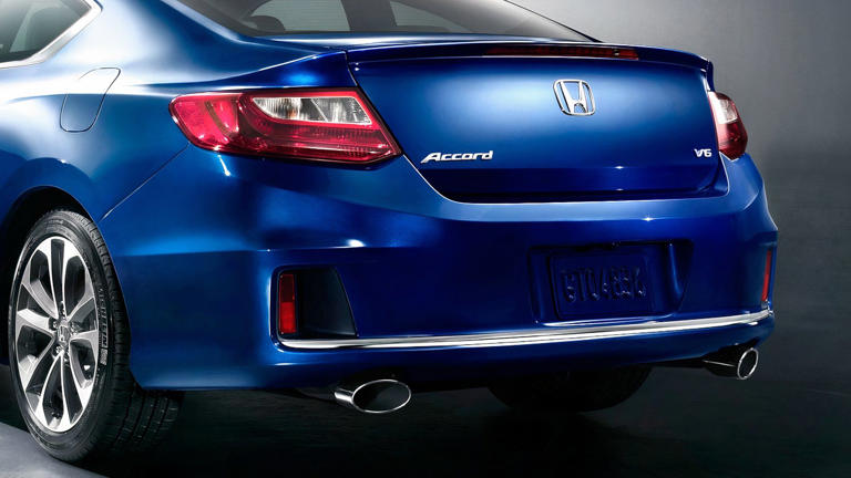 278-hp V6, 6-speed manual, and 5-star safety: The ultimate first car ...