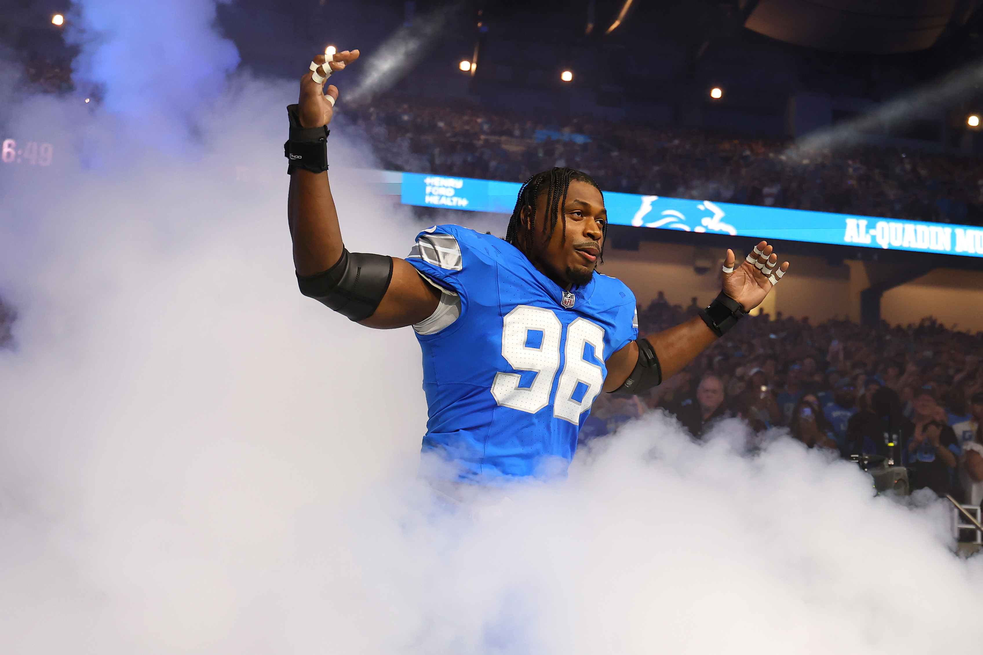 Buccaneers add versatile edge rusher from Lions
