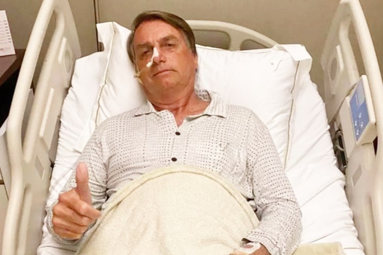 Carlos revela que quadro de saúde de Jair Bolsonaro é grave