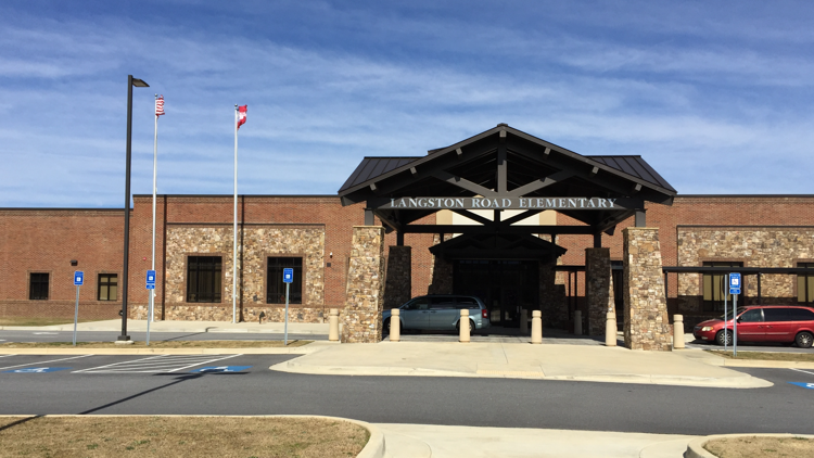 Man with machete arrested after banging on doors outside Perry ...