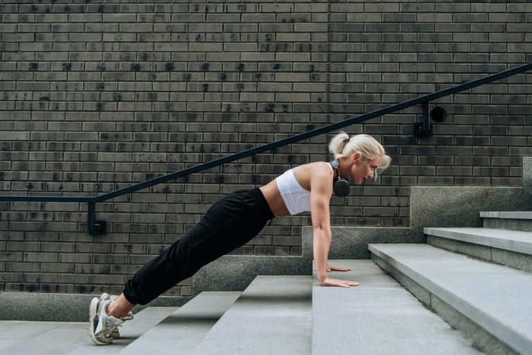 The number of push-ups you should be able to do, according to your age