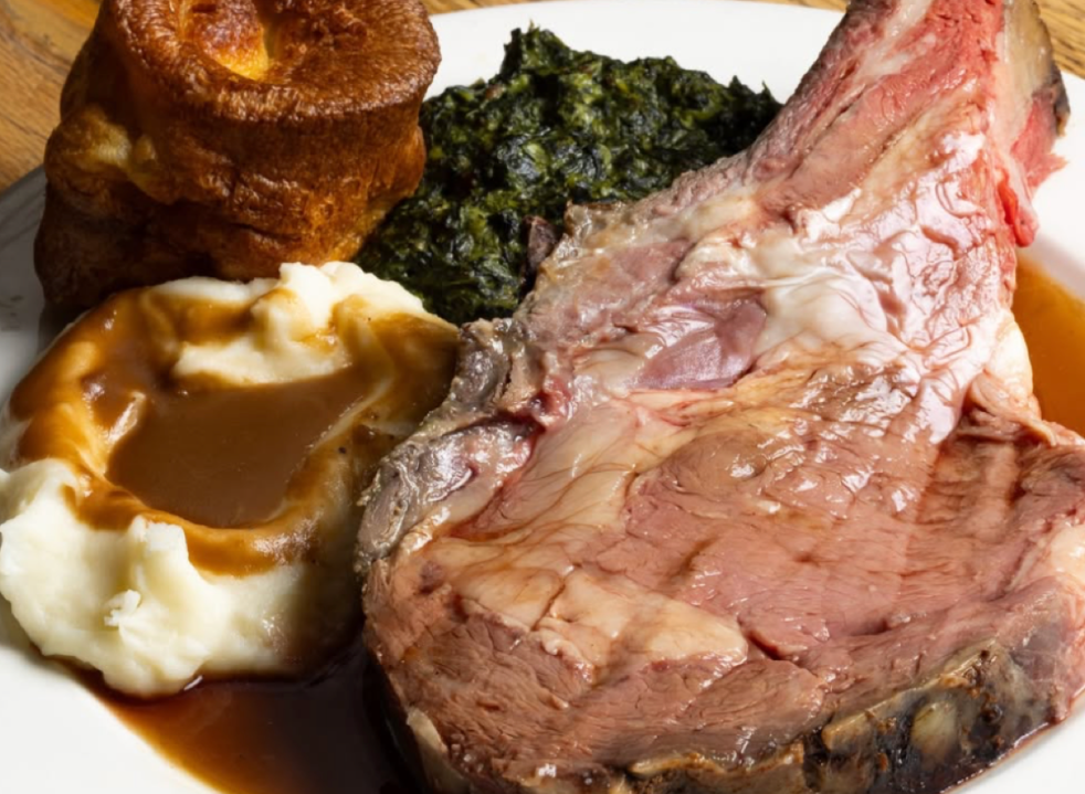 4 chain restaurants where the prime rib is actually carved tableside