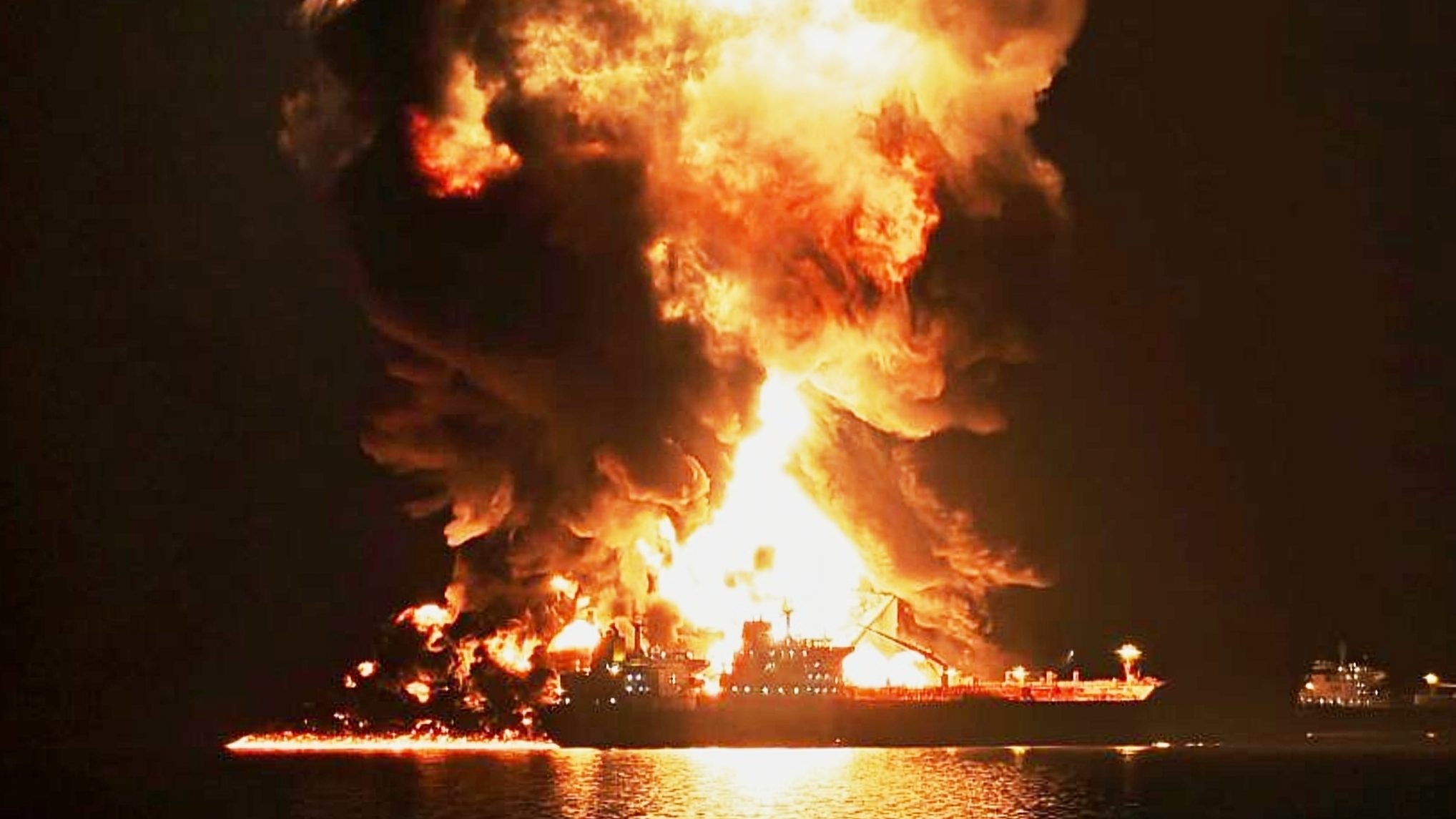 US forced to lift some sanctions on Russian oil to ease Iran war pain