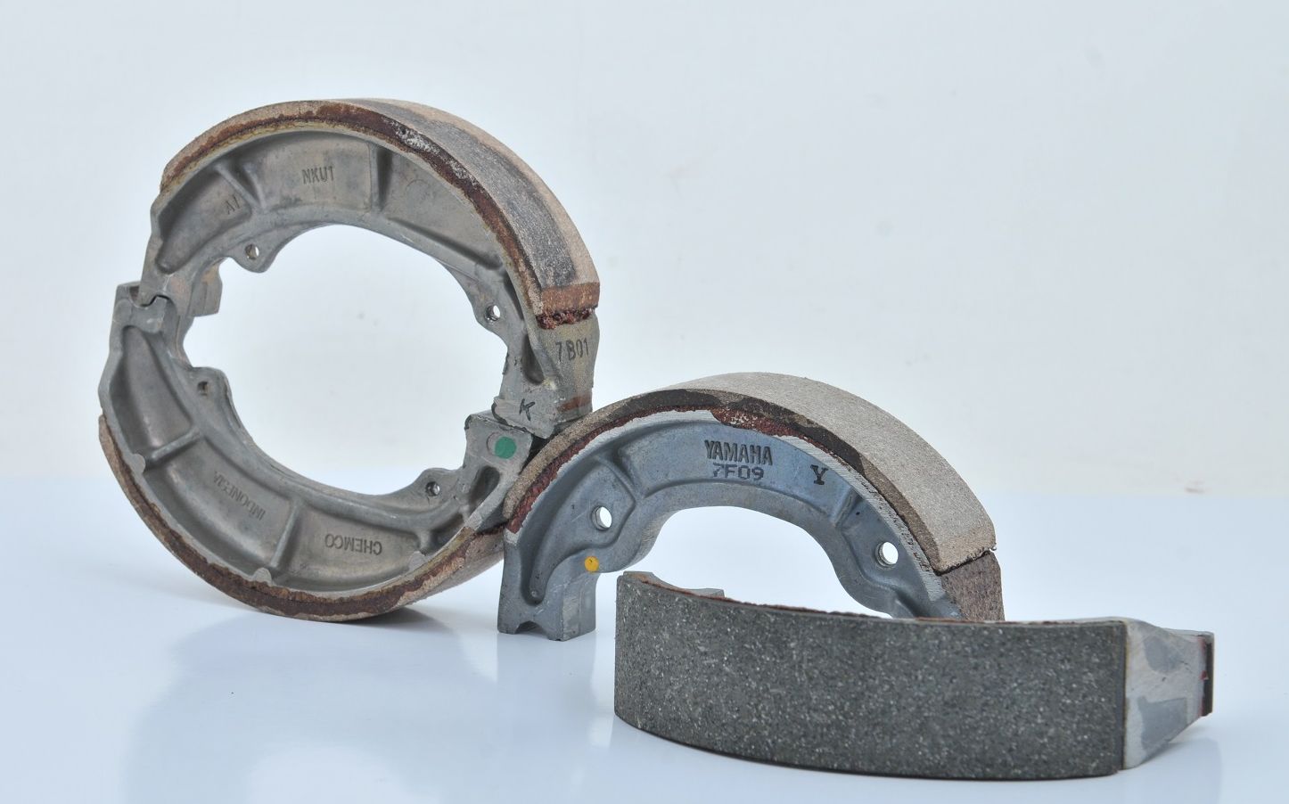 Lakukan sebelum turing, ini cara mudah bikin rem teromol motor lebih pakem