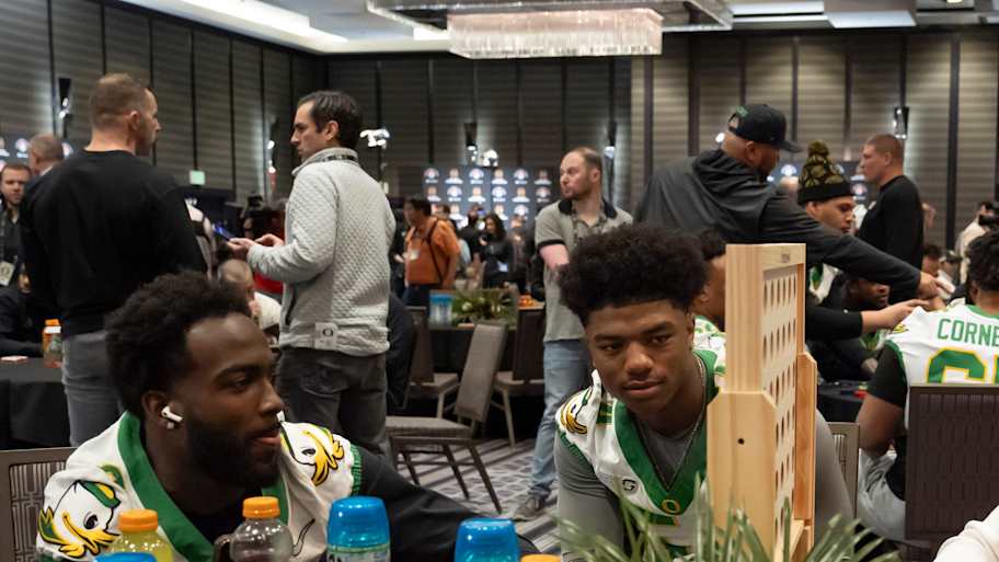 Notable Oregon Ducks change jersey numbers on updated roster