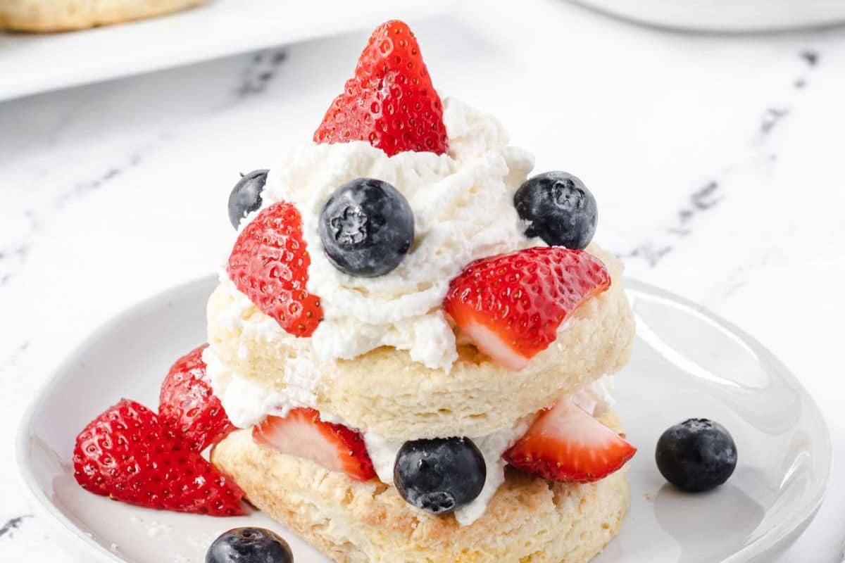25 easy spring desserts that feel bakery-worthy