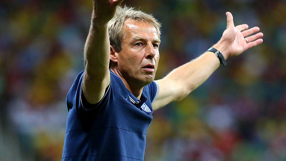El exentrenador de la selección estadounidense se postula para un puesto en la Premier League.