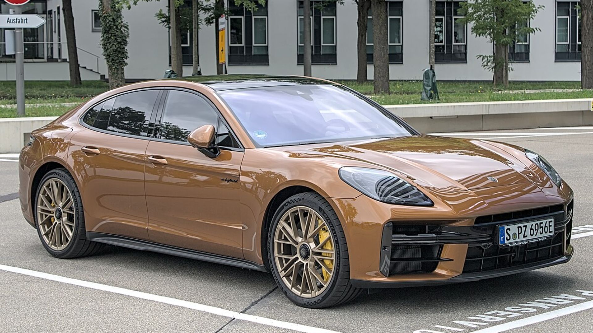 7 car brands with great resale value & 7 with terrible depreciation