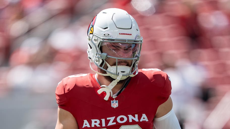 Cardinals re-sign wide receiver