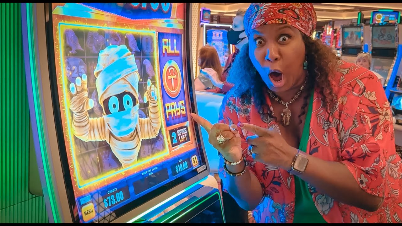 I hit the jackpot on a spooky slot machine! 🎰