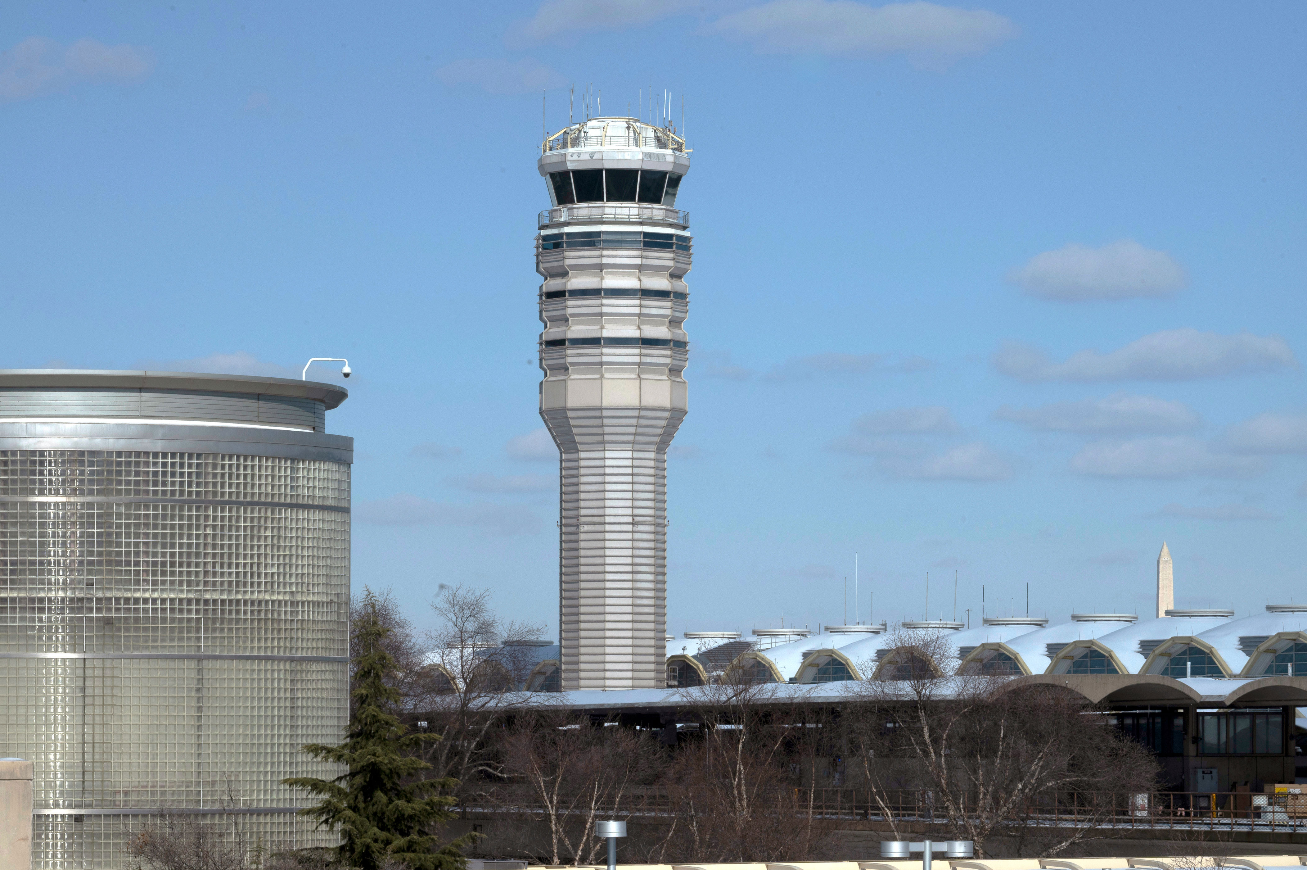 FAA lifts ground stops after 'strong chemical smell' affects Potomac ...
