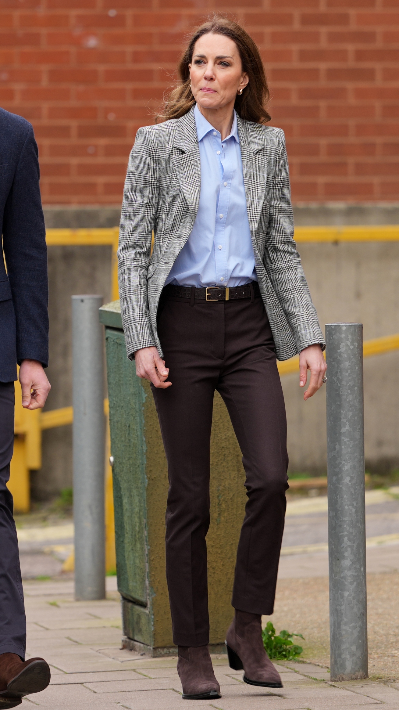 Kate Middleton just stepped out in a new pair of suede ankle boots ...