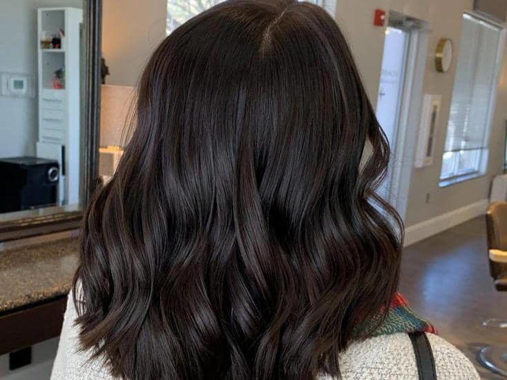 7 warna rambut yang cocok untuk kulit kuning langsat