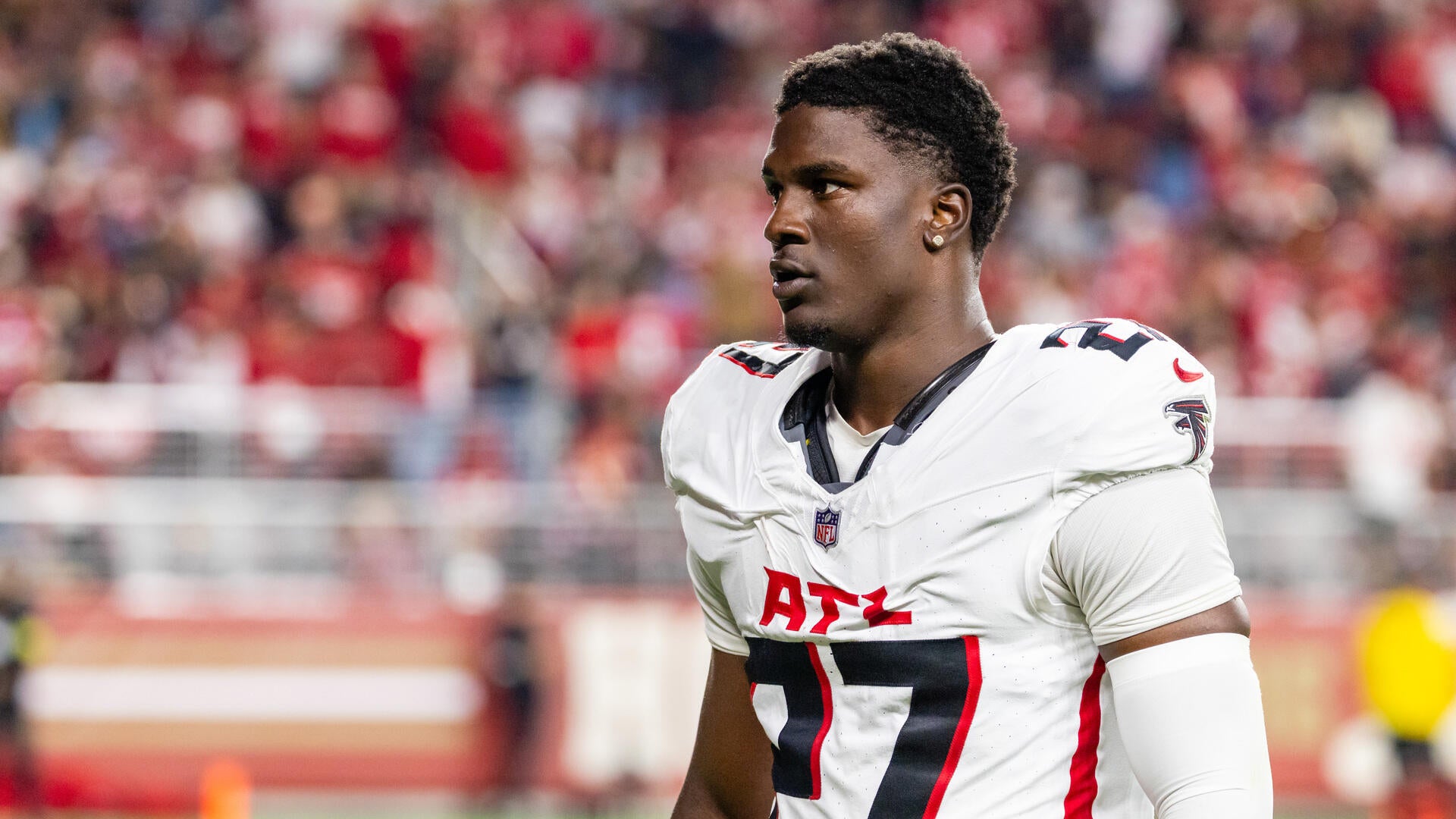 Falcons' James Pearce Jr. faces three felony charges, misdemeanor after ...