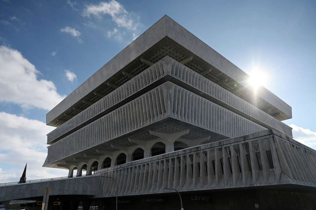 New York State Museum names task force leading $150M renovation<br><br>