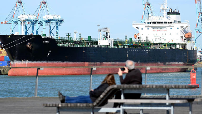Trump lifts sanctions on Russian oil to boost supply